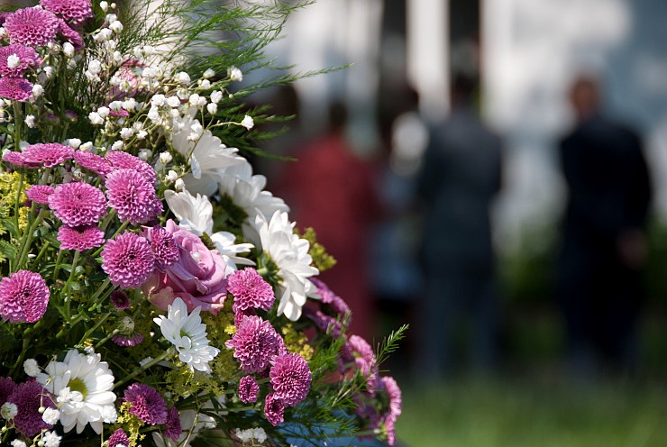 Canadiana's Simple Guide to Sympathy Flowers