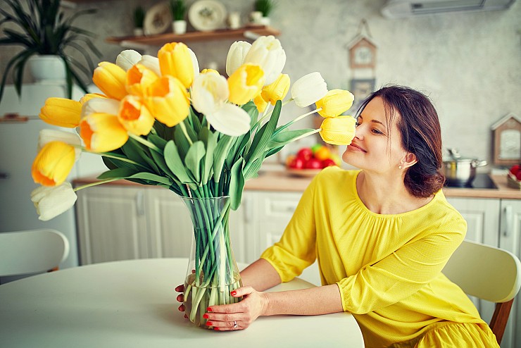 Can’t Be With Your Loved Ones? Say Hello With Flowers!
